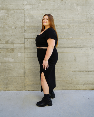 "Aubrey" Garment-Dyed Staple Midaxi Skirt in Black