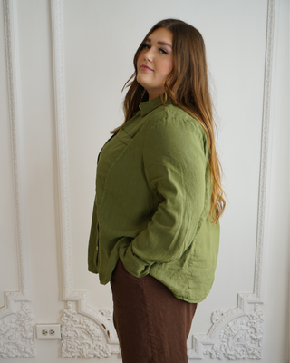 "Sophie" Stretch-Linen Shirt in Army Green