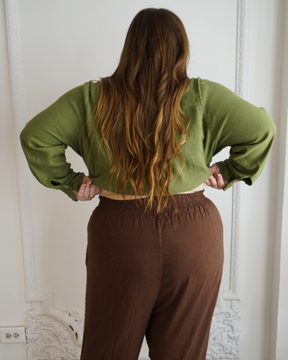 "Sophie" Stretch-Linen Shirt in Army Green